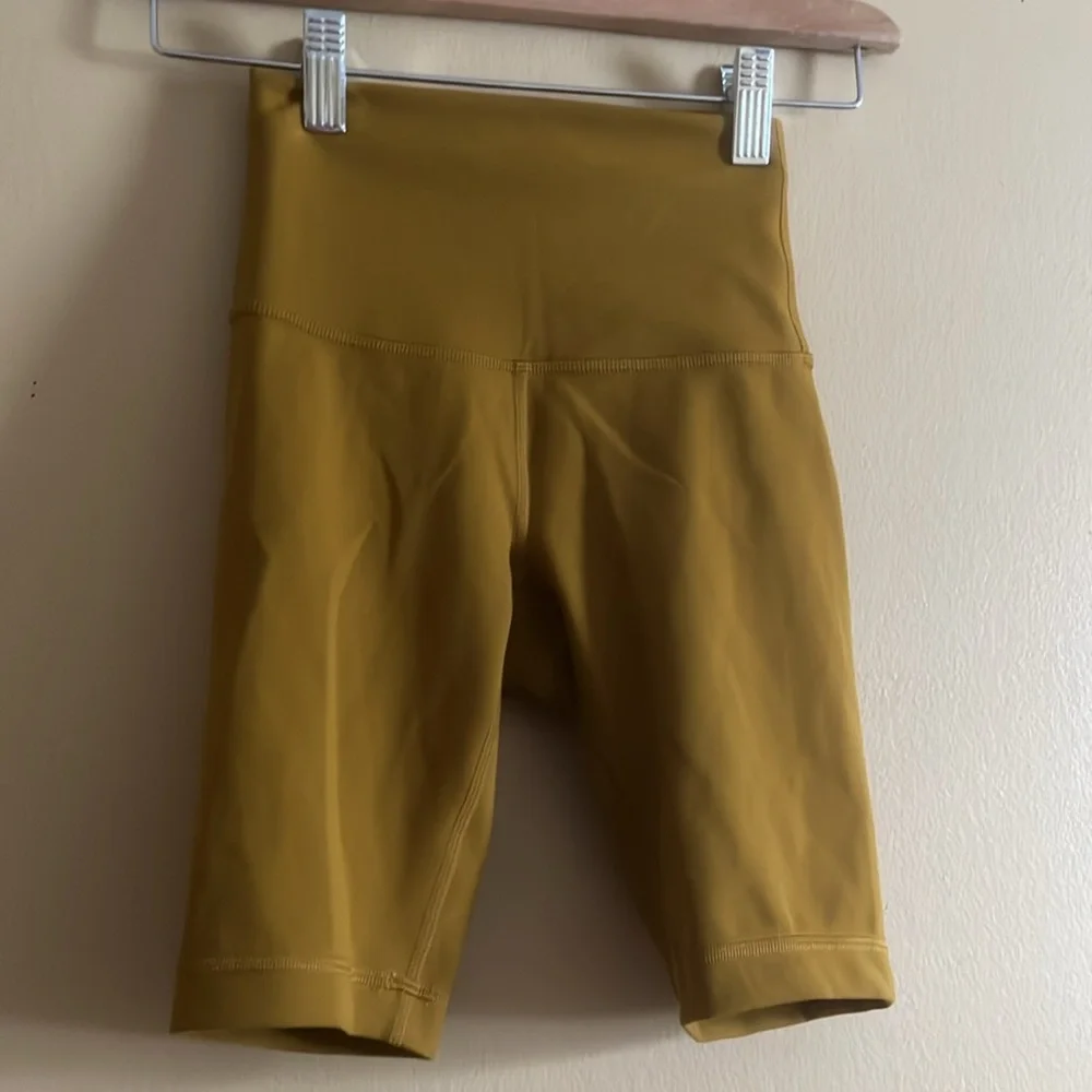8” lululemon short - Picture 1 of 4